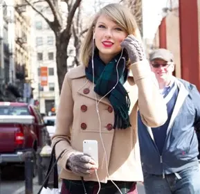 "Stay, stay, stay" et "baby, just say yes" : Spotify déclare sa flamme à Taylor Swift