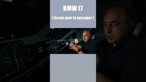 À bord de la BMW i7, le luxe passe en mode cinéma : Un écran passager à l’avant 🤯