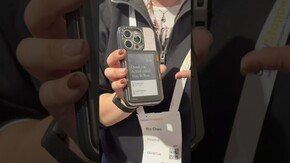 Et pourquoi pas un deuxième écran au dos de votre téléphone ? 🤔