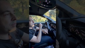 La nouvelle suspension en mode 4x4 de l’Audi SQ6 !🤯