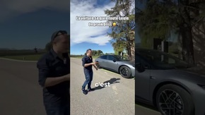 Une voiture qui se gare seule ?👀