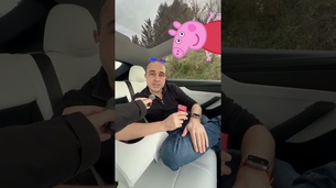 Tesla & Netflix à bord, la route devient un film 🍿⚡