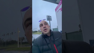 Les stations de recharge de voitures électriques contre la pluie ? #voitureelectrique #pluie