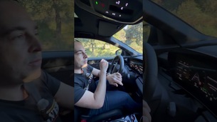 La nouvelle suspension en mode 4x4 de l’Audi SQ6 !🤯