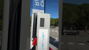 Chez Total, c’est toujours un bonheur de charger sa voiture électrique ^^