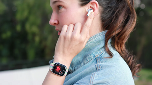 Le capteur cardiaque des AirPods Pro 3 talonne l'Apple Watch et bat toutes les montres