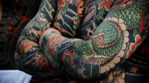 Entre son Apple Watch et son tatouage, il a choisi !