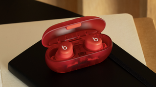 Beats Solo Buds : 18h d'autonomie et un boitier ultra compact sans batterie pour 90€ !