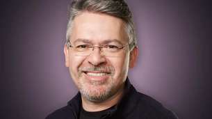 John Giannandrea quitte officiellement Apple cette semaine