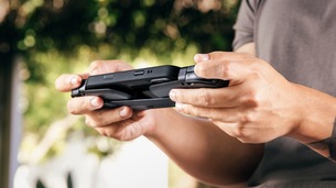 Razer Prio : la manette pour iPhone qui se plie au format carte bancaire