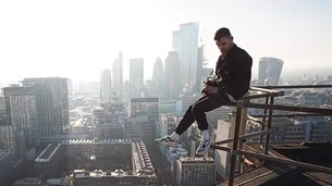 Un photographe-influenceur décède en escaladant le plus haut pont d’Espagne