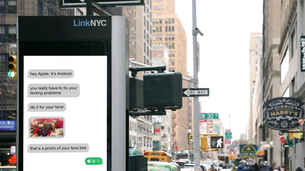 Google s'offre des pubs grand format à New York pour le RCS (avec l'iPhone pour cible)