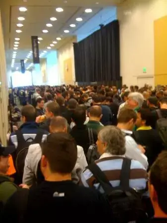 WWDC : la queue se forme devant les portes