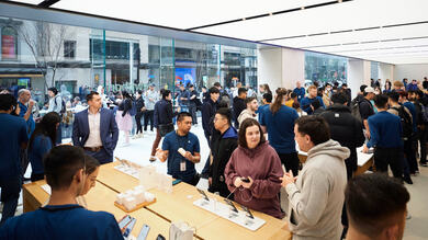 İPhone 15: Apple mağazasının önündeki kuyrukların geri dönüşü! (Resimler)