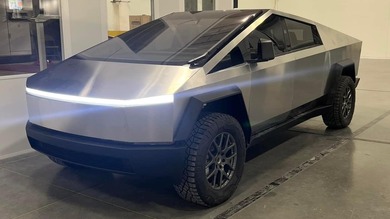 Tesla : le Cybertruck définitif (photo) et le Model Y allemand en vente dès mars ?