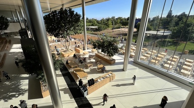 Voilà à quoi ressemble la nouvelle "salle de keynote" à Apple Park (principalement en extérieur)