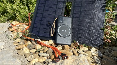 Test du Kit solaire Infinity Power avec batterie pour charger son iPhone en rando + code promo