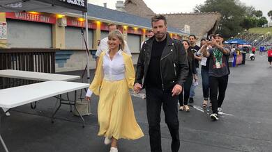 People : Olivia Newton John et John Travolta, Viki Odintcova, Jared Leto, Emrata et Mötley Crüe