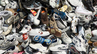 Des AirTags dévoilent un trafic de recyclage de baskets !