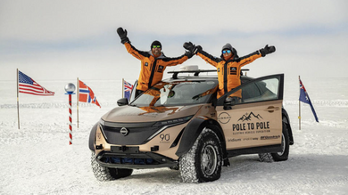 Première mondiale : ils relient le pôle Nord au pôle Sud en voiture électrique !