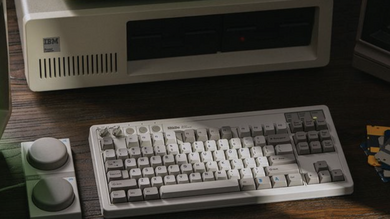 De quel clavier légendaire s'inspire ce modèle signé 8BitDo ?