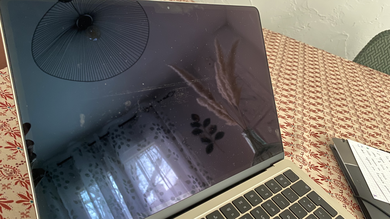 Des soucis de revêtement d'écran dégradé sur les MacBook Air M2. Êtes-vous touchés ?