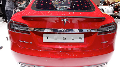 Reportage chez Tesla, à bord de la Model S, la voiture du futur ! - Salon de l'Auto de Genève