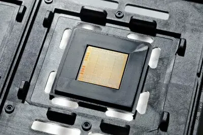 IBM annonce le Power10, premier processeur gravé en 7 nm