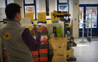 La Poste et Parrot lancent le "Air Drone Postal"