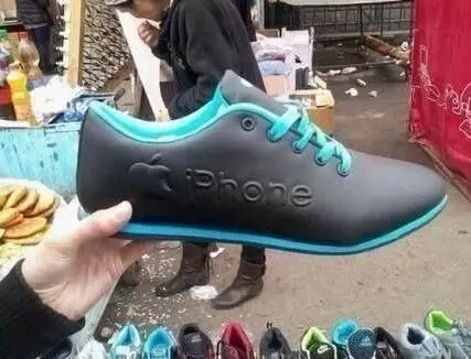 L'image du jour : et voici des "baskets iPhone"