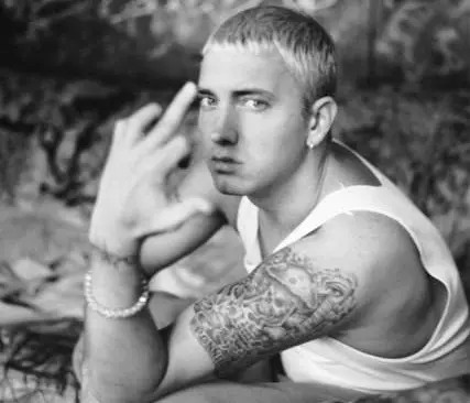 Eminem traîne son label en justice à propos des ventes online