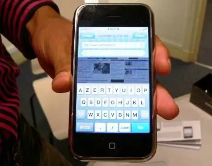 Un iPhone desimlocké, en français et en image