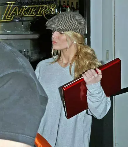 Jessica Simpson a un MacBook Red !