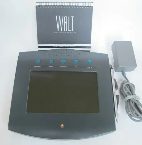 Apple présente un nouveau produit : le WALT !