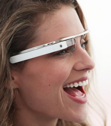 Les prototypes des "lunettes Google" encore balbutiants