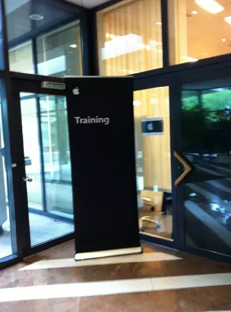 Apple organise son training à Lausanne