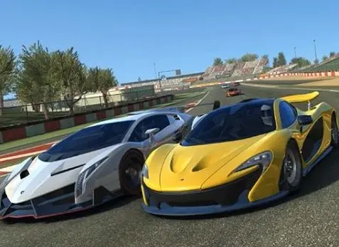 Du vrai multijoueurs pour Real Racing 3, d'abord exclusif iOS