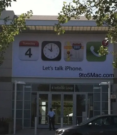 Let's talk iPhone à l'affiche sur les murs de Cupertino