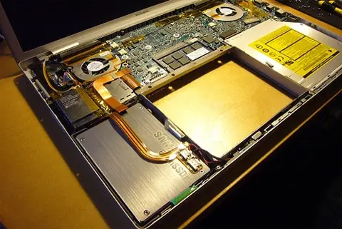 Un MacBook Pro avec un disque de 64 Go SSD