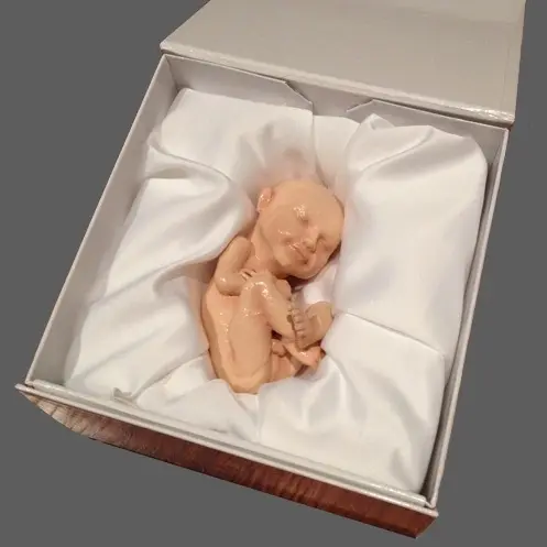 Faire imprimer son bébé en 3D et le recevoir dans une boite