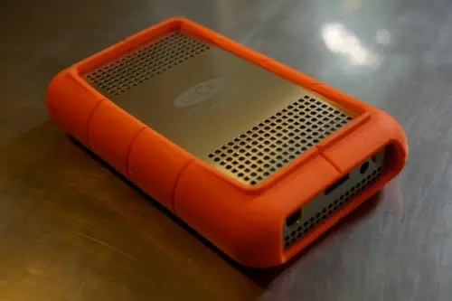 LaCie Rugged vs Seagate FreeAgent Desk: le match !