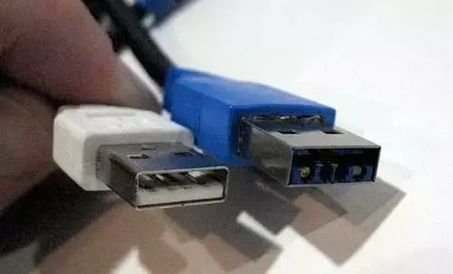 Le Superspeed USB a des caractéristiques arrêtées