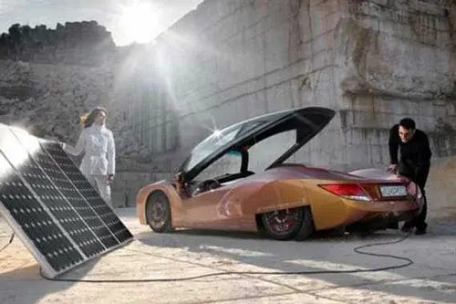 Concept : l'iChange, une iVoiture transformable pilotée par iPhone