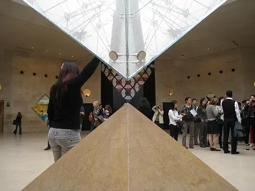 Apple Store Carrousel du Louvre, une belle série