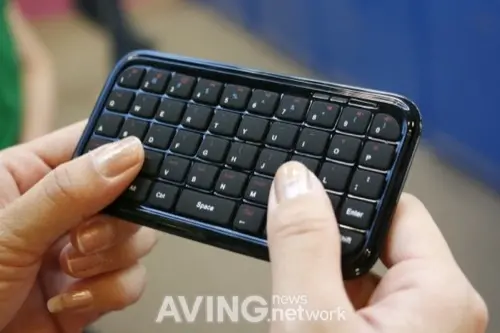 Un mini clavier Bluetooth compatible iOS