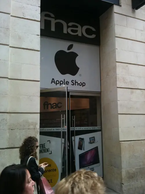 Bordeaux : la Fnac retire son logo Apple (MAJ)