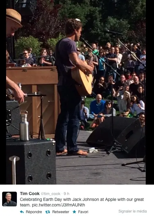 Jack Johnson a joué sur le campus d'Apple pour la journée de la Terre