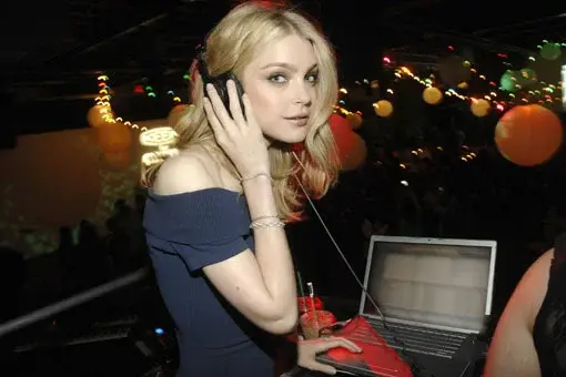 Le MacBook Pro du top modèle Jessica Stam