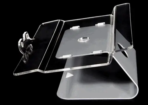 Un pied plastique et aluminium pour Mac portable