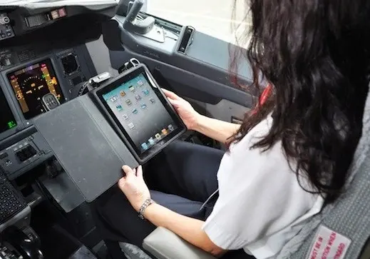 Interview : un pilote d'Air France explique les usages de l'iPad